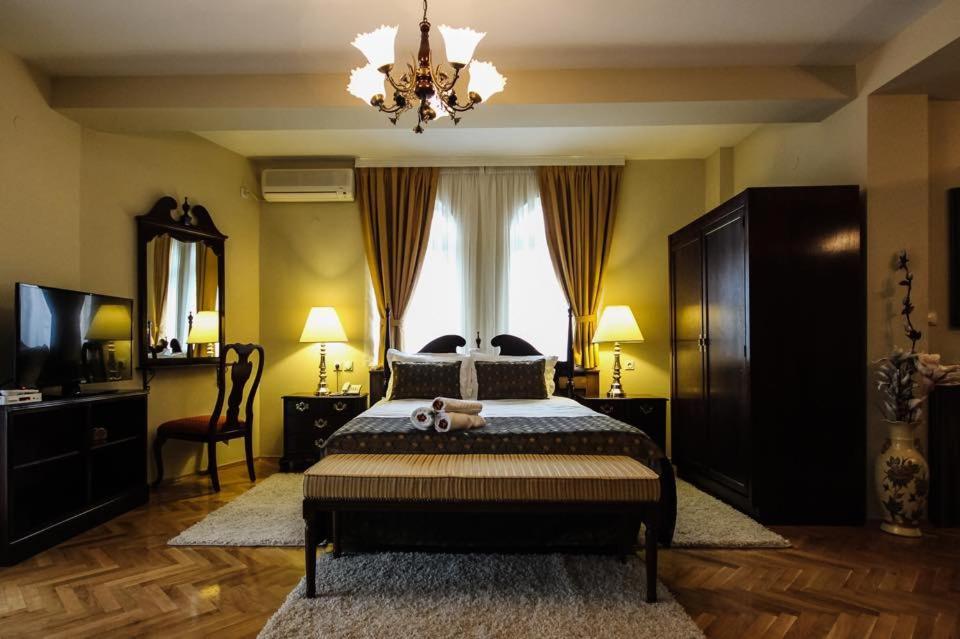 Hotel Villa Alexander Skopje Exteriör bild